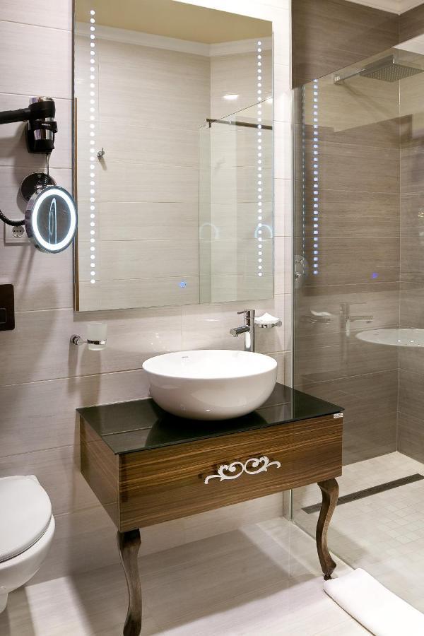 Hotel Capitulum Дьёр Экстерьер фото