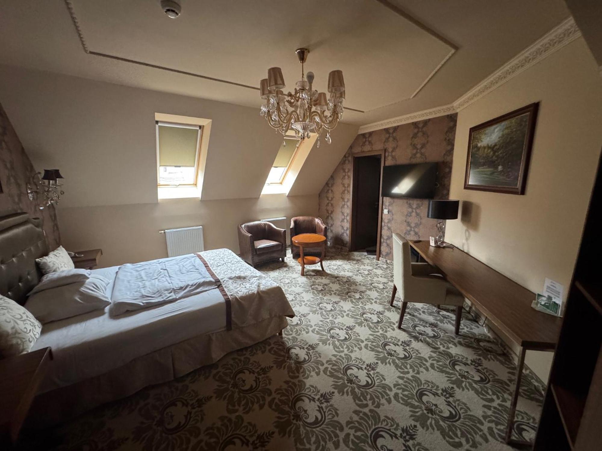 Hotel Capitulum Дьёр Экстерьер фото