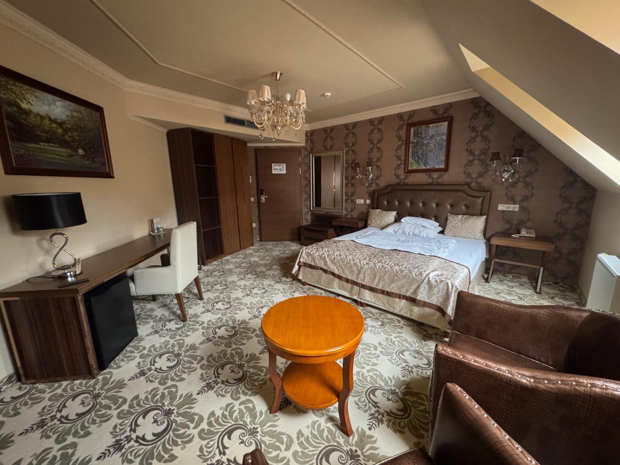 Hotel Capitulum Дьёр Экстерьер фото