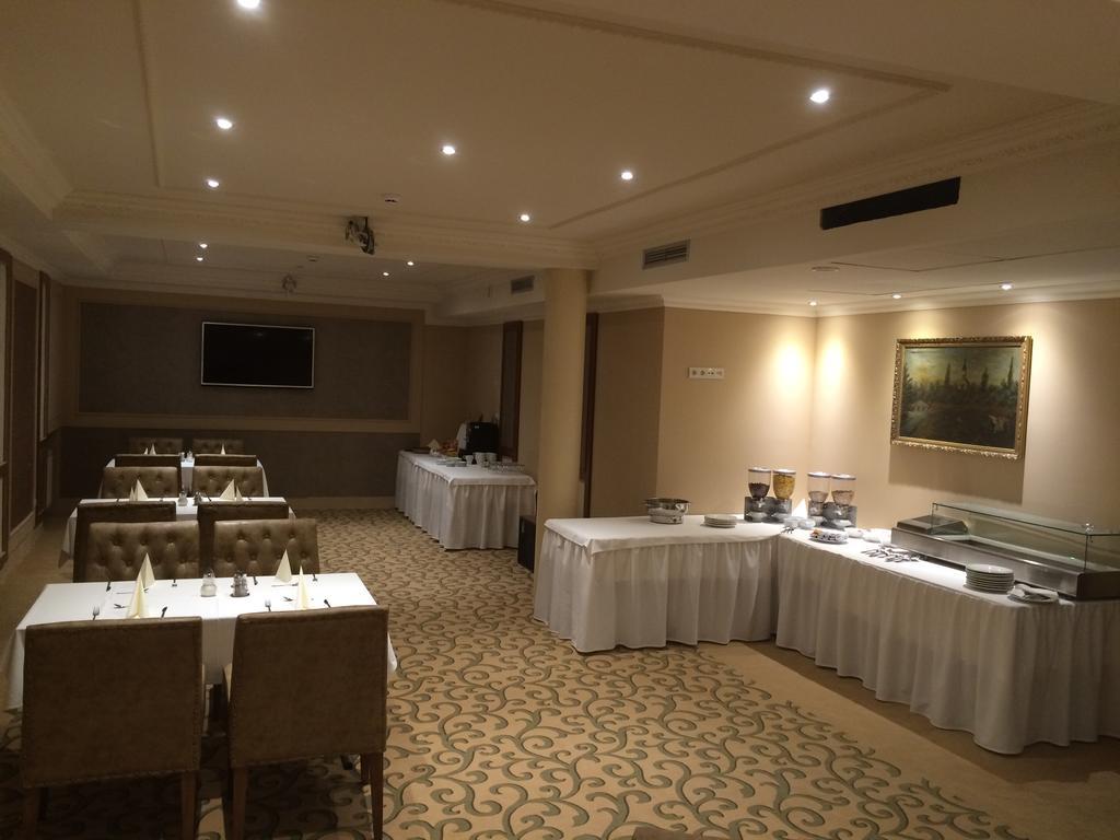 Hotel Capitulum Дьёр Экстерьер фото